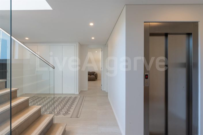 Image No.29-4 Bed House for sale