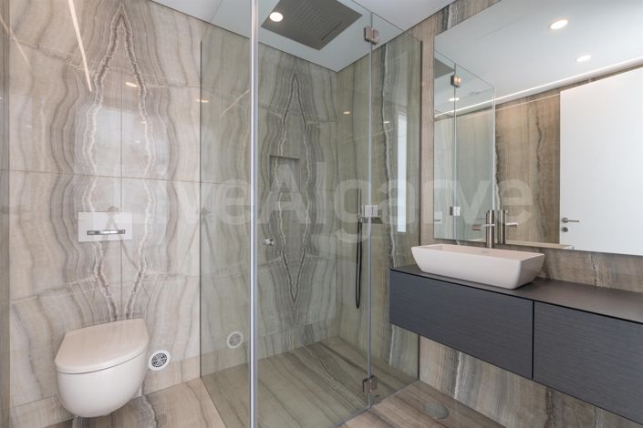 Image No.36-4 Bed House for sale