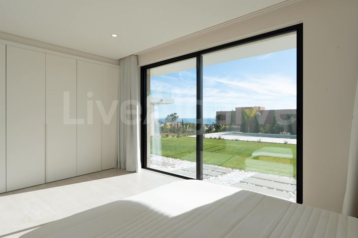 Image No.39-4 Bed House for sale