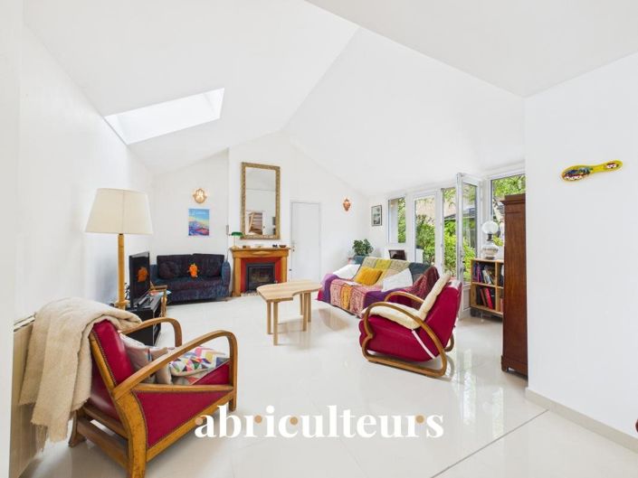 Image No.5-5 Bed House for sale