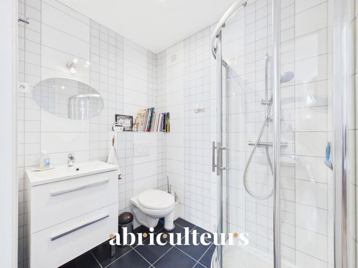 Image No.9-5 Bed House for sale