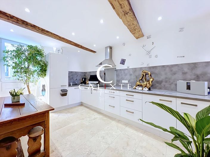 Image No.2-4 Bed House for sale