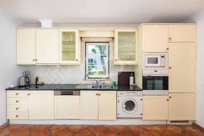 Image No.17-4 Bed House for sale