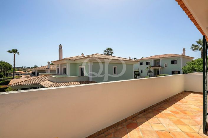 Image No.19-4 Bed House for sale