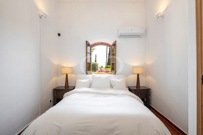 Image No.9-3 Bed House for sale