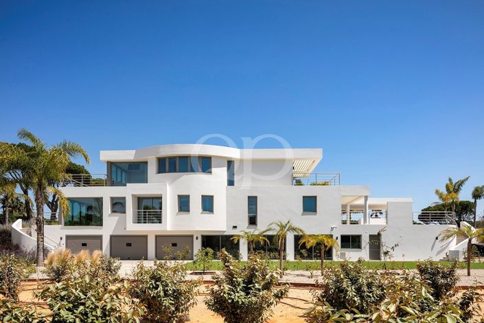 Image No.17-6 Bed House for sale