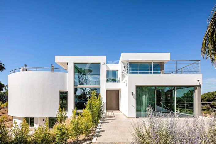 Image No.19-6 Bed House for sale