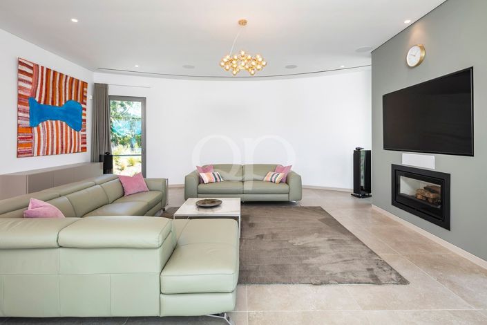 Image No.22-6 Bed House for sale