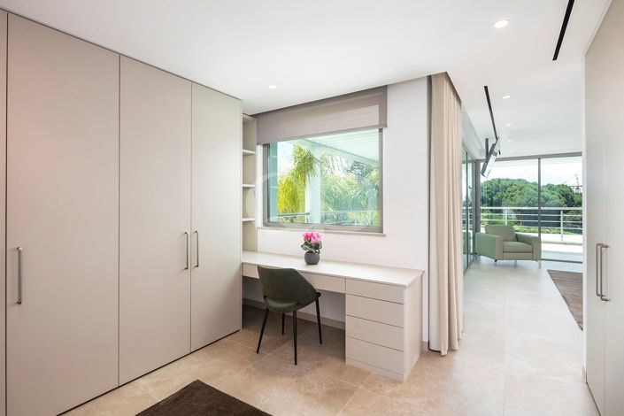 Image No.34-6 Bed House for sale