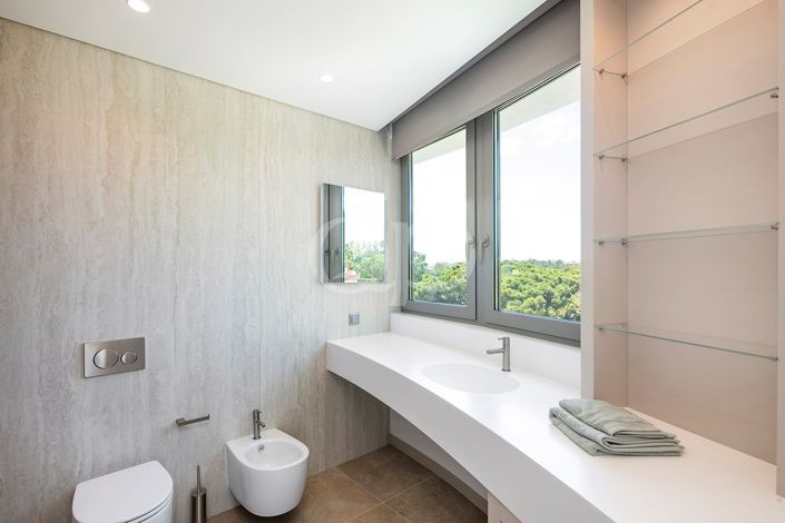 Image No.37-6 Bed House for sale