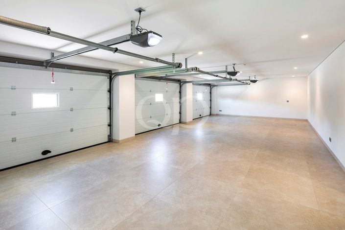 Image No.41-6 Bed House for sale