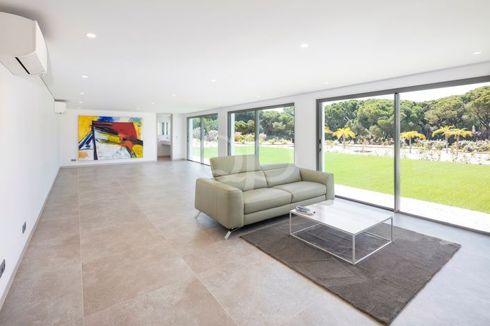 Image No.43-6 Bed House for sale