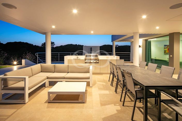 Image No.44-6 Bed House for sale
