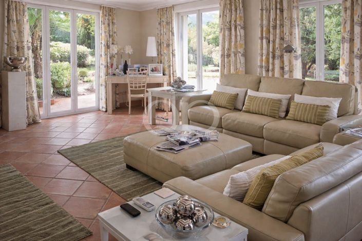 Image No.17-4 Bed House for sale
