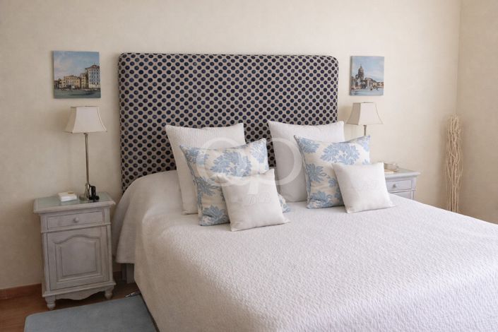 Image No.6-4 Bed House for sale