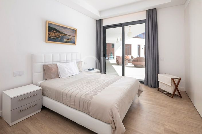 Image No.11-5 Bed House for sale