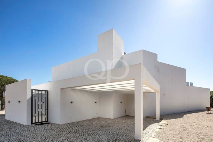 Image No.24-5 Bed House for sale