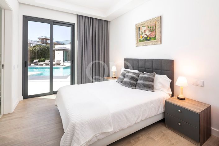 Image No.25-5 Bed House for sale