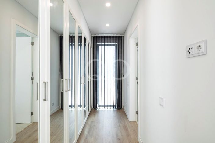 Image No.28-5 Bed House for sale