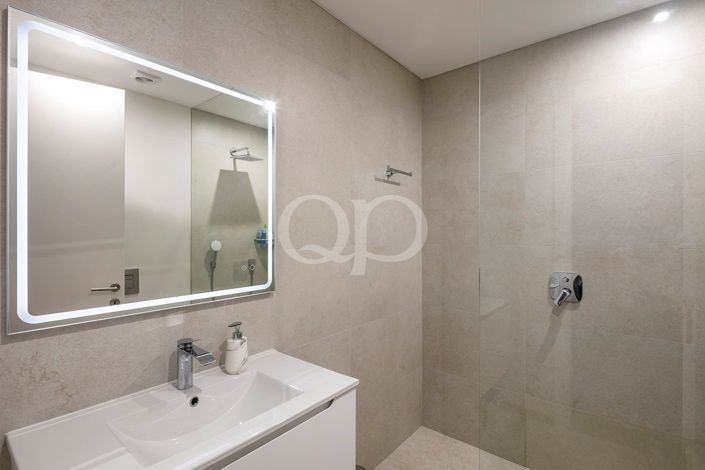 Image No.29-5 Bed House for sale