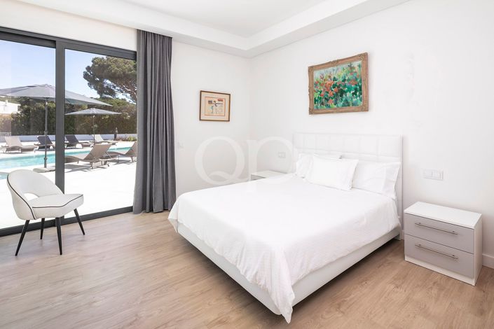 Image No.30-5 Bed House for sale
