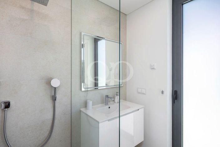 Image No.31-5 Bed House for sale