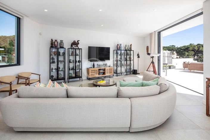 Image No.36-5 Bed House for sale
