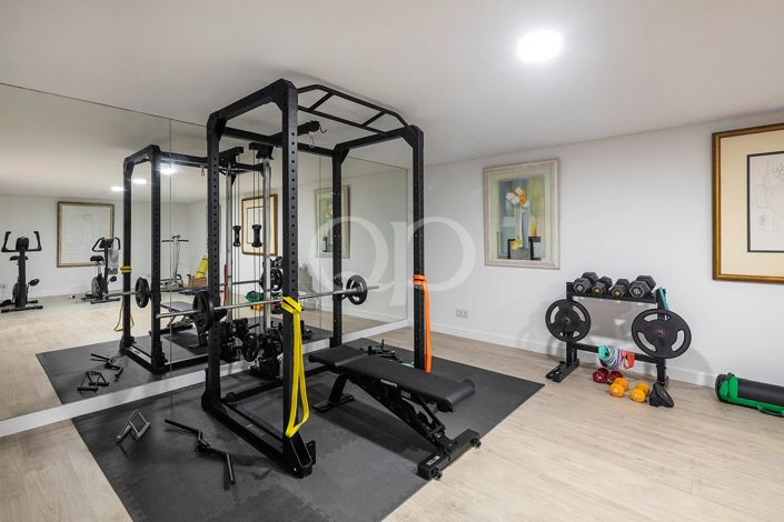Image No.41-5 Bed House for sale