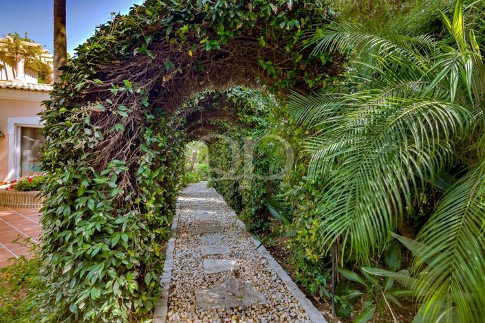 Image No.14-4 Bed House for sale