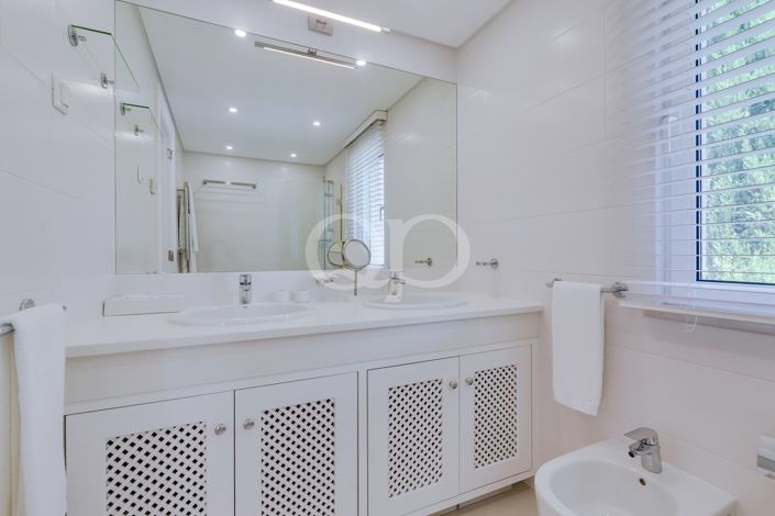 Image No.41-4 Bed House for sale