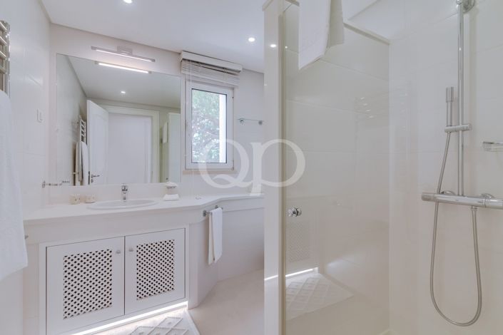 Image No.43-4 Bed House for sale