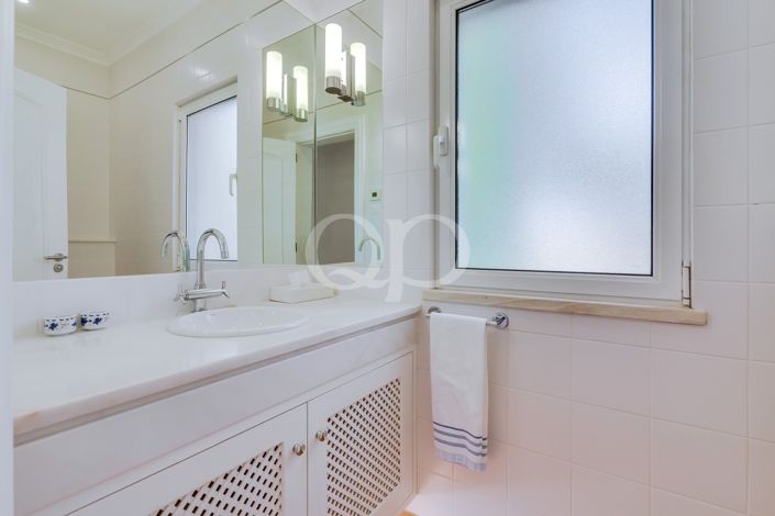 Image No.47-4 Bed House for sale
