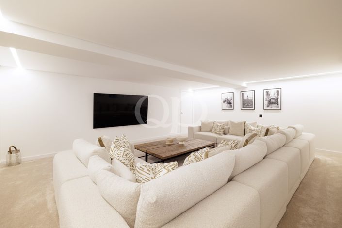 Image No.20-7 Bed House for sale