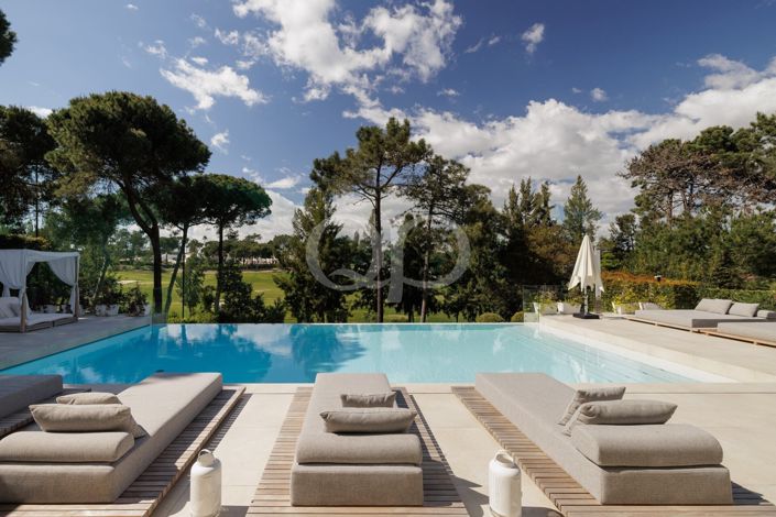 Image No.40-7 Bed House for sale
