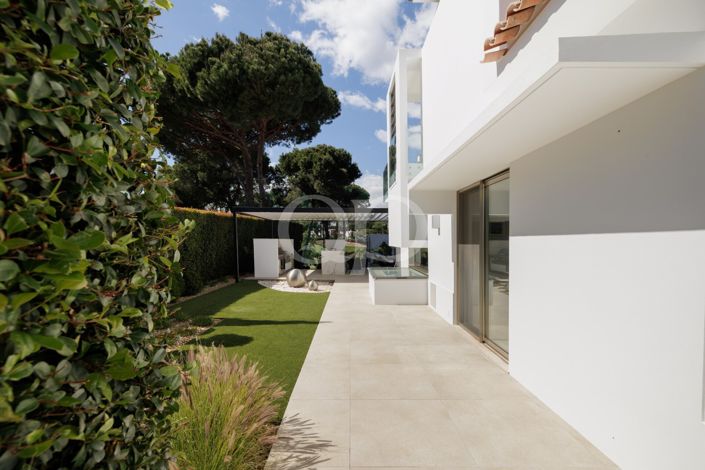 Image No.42-7 Bed House for sale