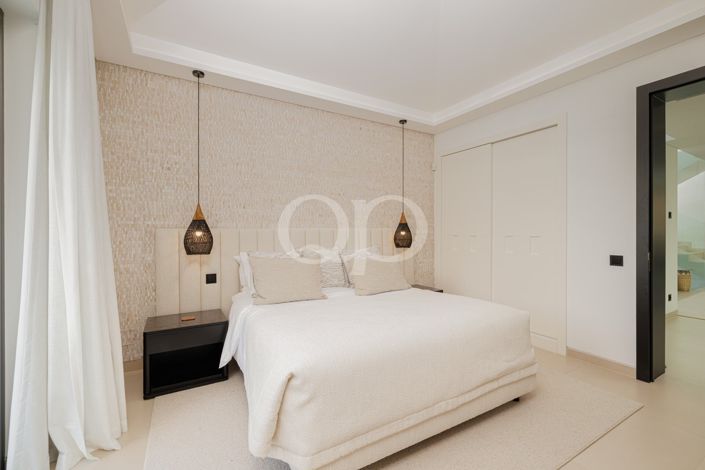 Image No.43-7 Bed House for sale
