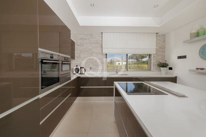 Image No.55-7 Bed House for sale