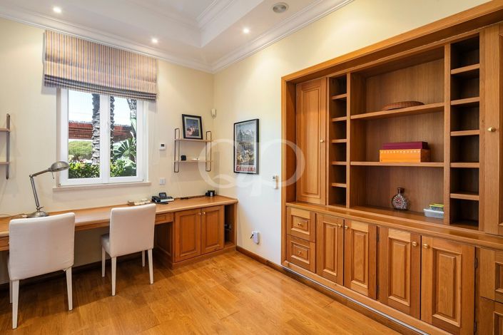 Image No.27-4 Bed House for sale