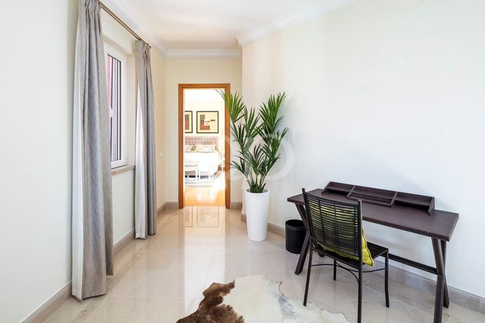 Image No.30-4 Bed House for sale