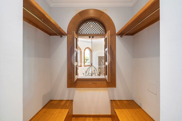Image No.31-4 Bed House for sale