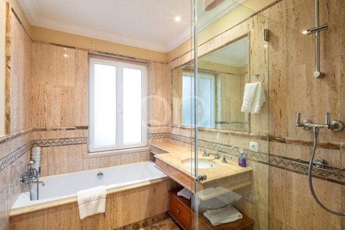 Image No.37-4 Bed House for sale