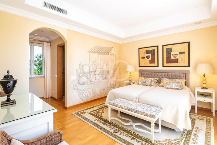 Image No.38-4 Bed House for sale