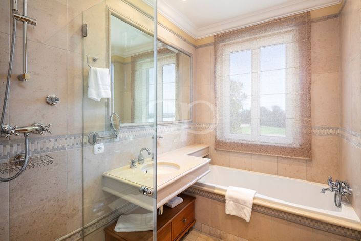 Image No.39-4 Bed House for sale