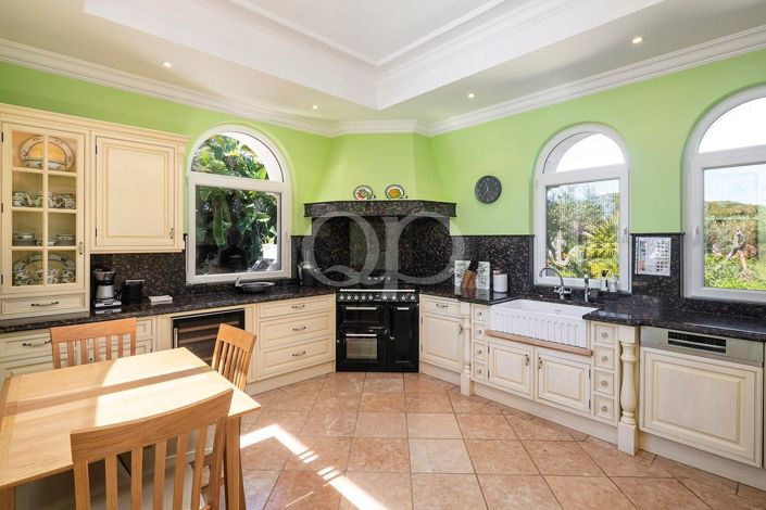 Image No.7-4 Bed House for sale