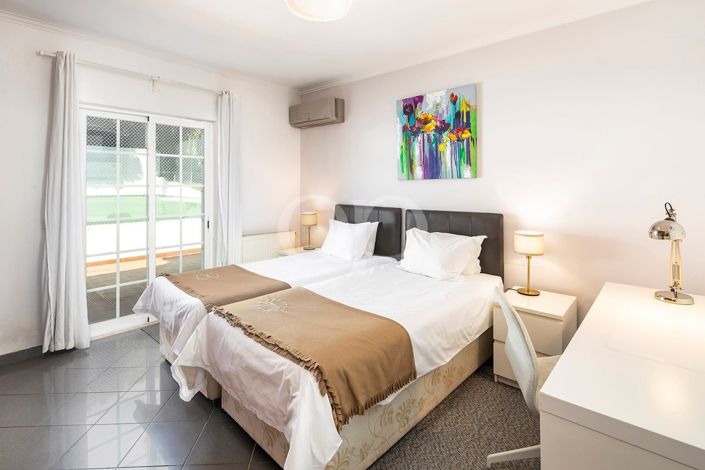 Image No.27-6 Bed House for sale