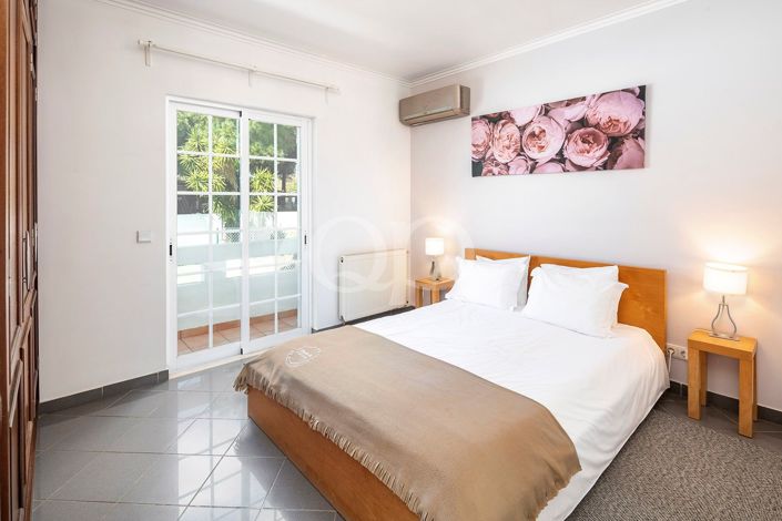 Image No.29-6 Bed House for sale