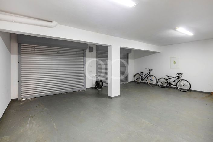 Image No.37-6 Bed House for sale