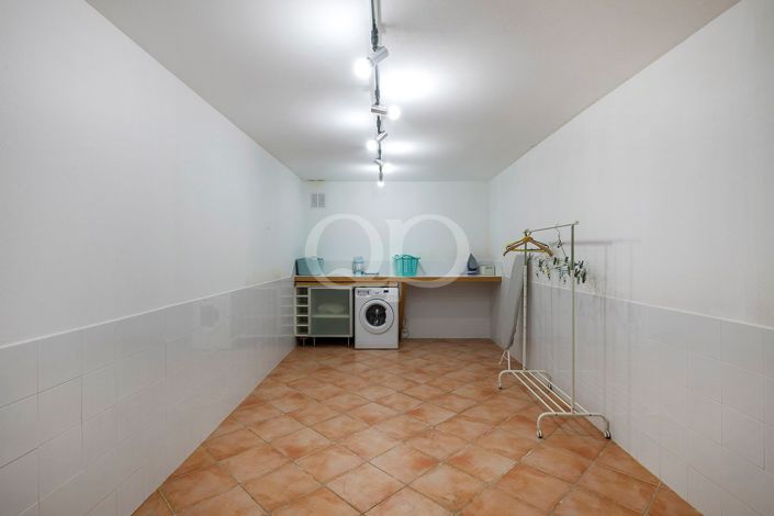 Image No.38-6 Bed House for sale