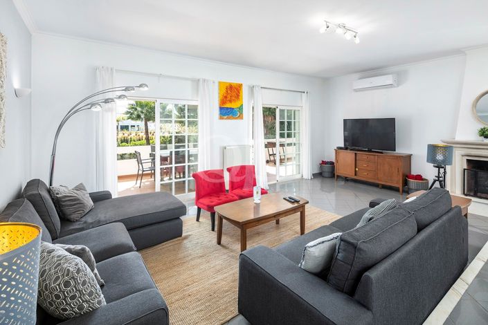 Image No.4-6 Bed House for sale