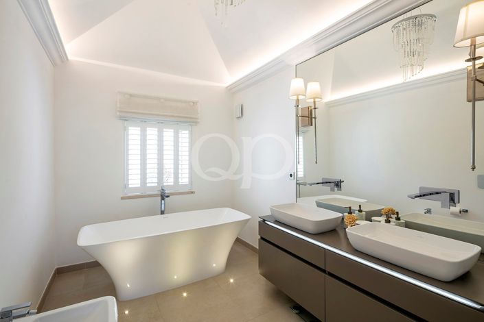 Image No.18-4 Bed House for sale